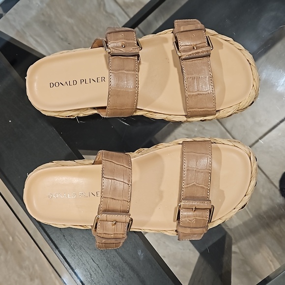 Donald Pliner Larabee slide sandals - Picture 2 of 5